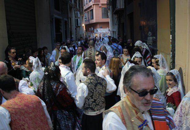 falleros-ofrenda