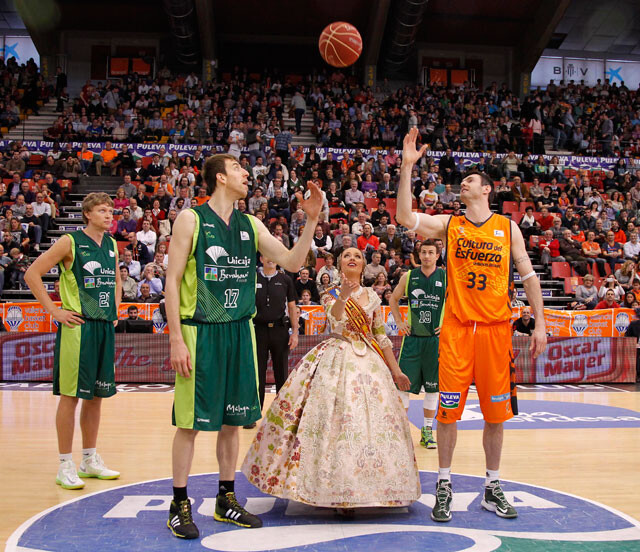 saque-de-honor-fmv-2014-valencia-basket-unicaja