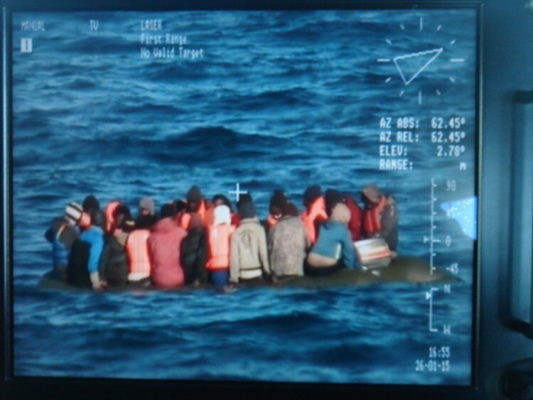 Un total de 22 inmigrantes se encontraban a bordo de una embarcación neumática