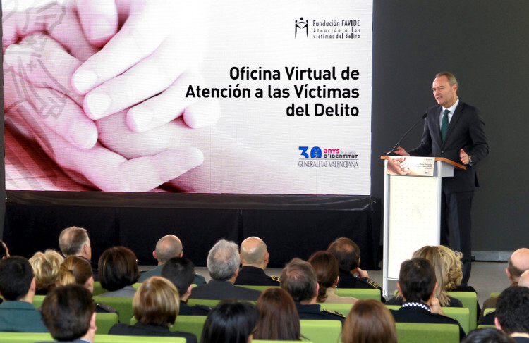 El President de la Generalitat, Alberto Fabra, presentó en su día la primera Oficina Virtual de Atención a las Víctimas de Delito de España. Foto de archivo