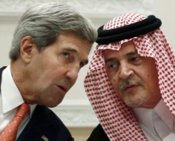 El príncipe de Arabia Saudita, Saud al Faisal y el secretario de Estado de EE.UU., John Kerry.