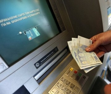 Los bancos griegos permanecerán cerrados hasta el próximo domingo, según el último decreto publicado este jueves por el Ministerio de Finanzas.