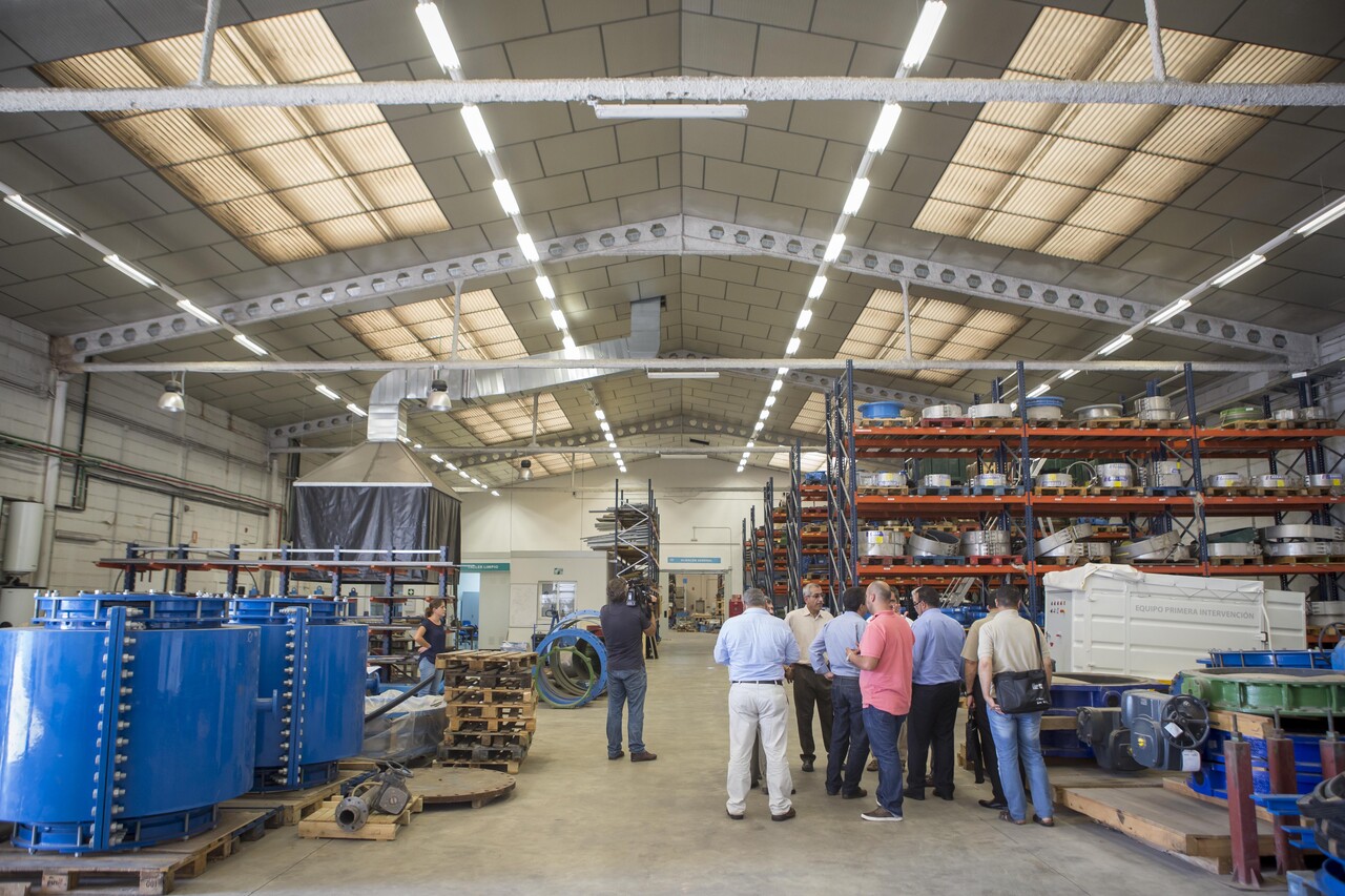 Una delegación palestina descubre la gestión tecnológica del grupo Aguas de Valencia (1)