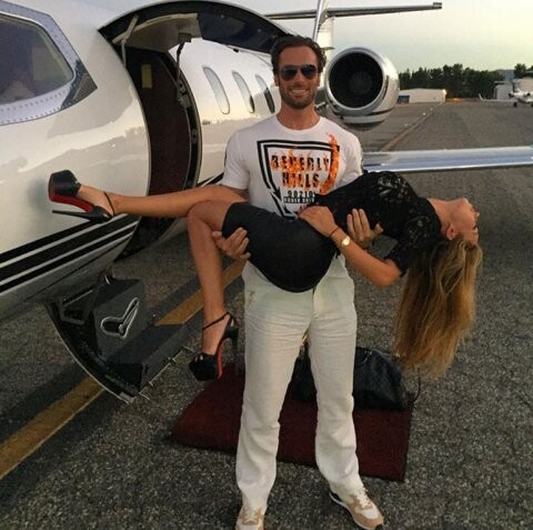 Los Yotta, el matrimonio más incorrecto y sensual en Beverly Hills (12)