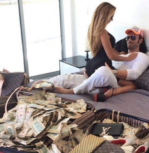 Los Yotta, el matrimonio más incorrecto y sensual en Beverly Hills (15)