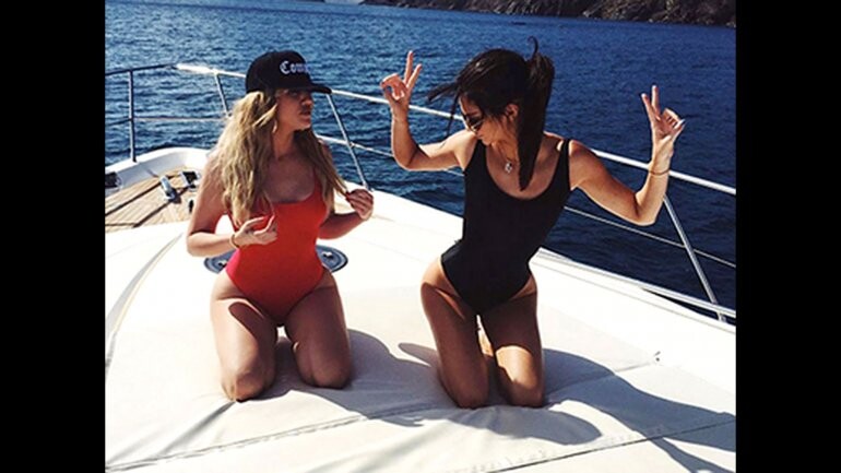 hloé Kardashian y Kendall Jenner muestra su cuerpo en Instagram (2)