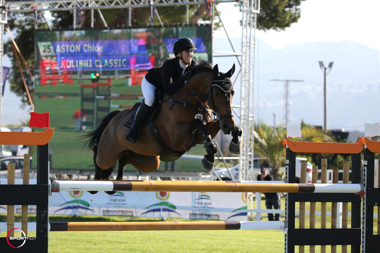 CHLOE ASTON WINNER GOLD 4