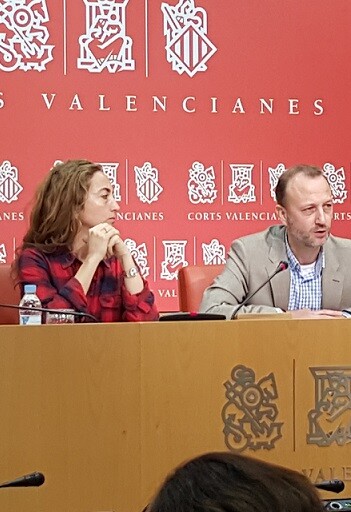Punset propone una comisión para combatir la pobreza y la exclusión social.