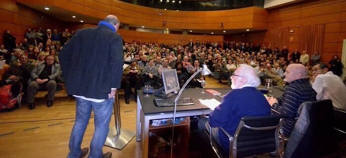 Álvaro y Martínez de Pisón poco antes de iniciar su conferencia. (Foto-R.Fariña-Valencia noticias).