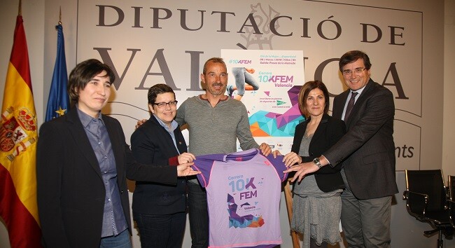 La diputada d’Esports, Joventut i Igualtat, Isabel García, ha presentat aquest matí la segona edició de la carrera 10K Femenina-Dia de la Dona Esportista.