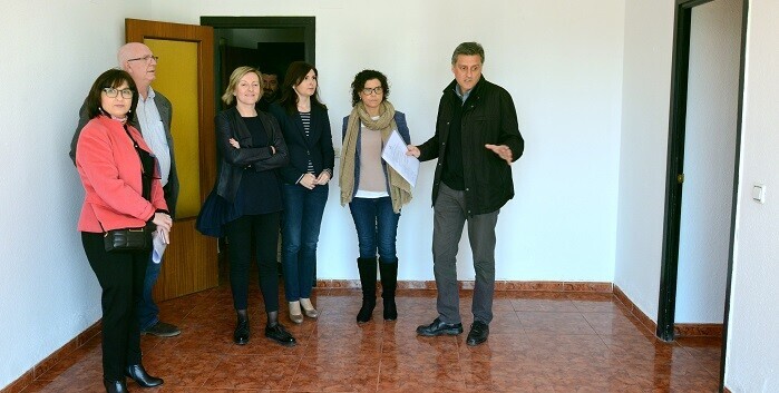 Imagen de archivo de la consellera visitando una vivienda rehabilitada.
