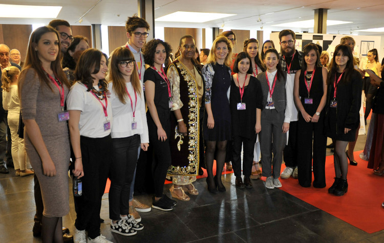 premios jóvenes diseñadores moda exposición 06