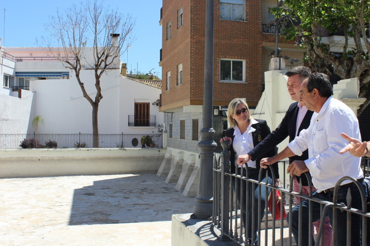 Aguar y Peris visitan Chiva para conocer las inversiones de la Diputación de Valencia (1)
