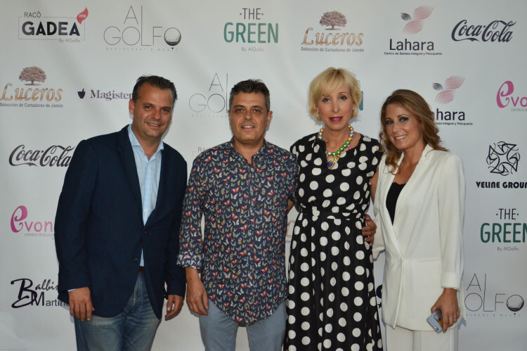 Verónica Rico junto a Andrés Lajara y Cristina Berna, responsables del centro de medicina estética LAHARA, colaboradores del evento.