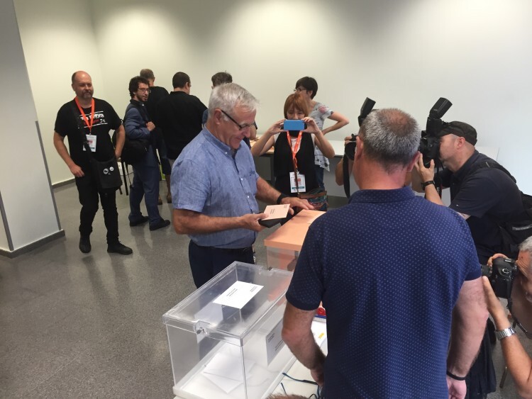 Ribó fa una crida perquè la gent exercisca el seu dret a votar (3)