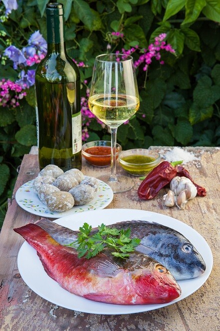 LaPalma_BodegónPescadoVino_DamianMartinBrito
