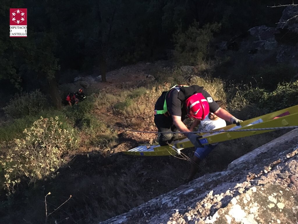 Un ciclista cae a un barranco de unos 10 m. en Eslida Parque Plana Baixa (4)