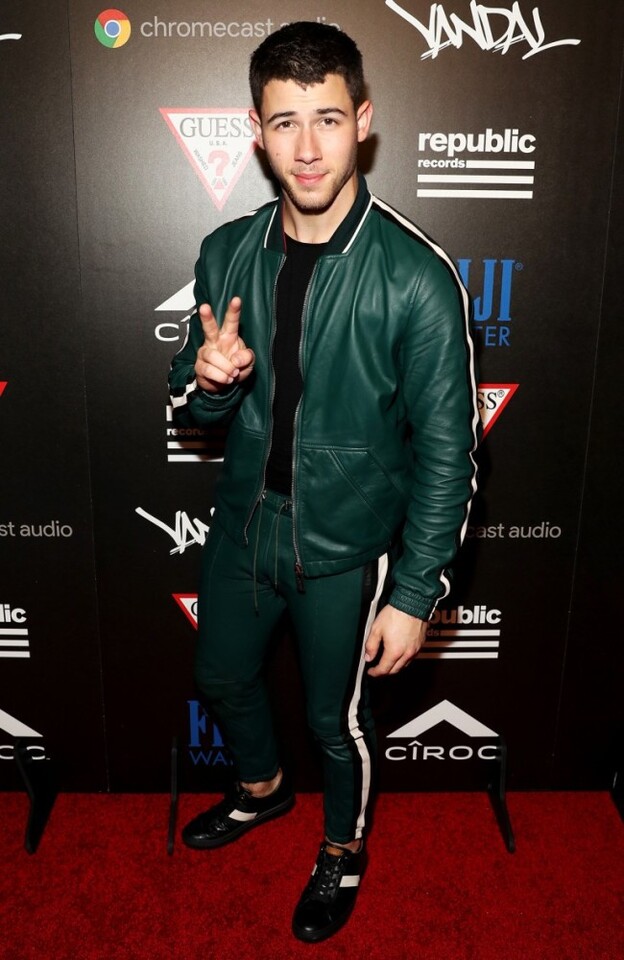 nick-jonas-768x1182
