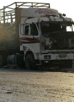 uno-de-los-camiones-destruido-por-los-ataques