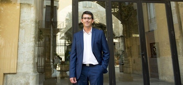 jorge-rodriguez-incrementa-un-40-por-ciento-su-presencia-en-facebook-y-twitter-en-el-ultimo-ano-foto-abulaila