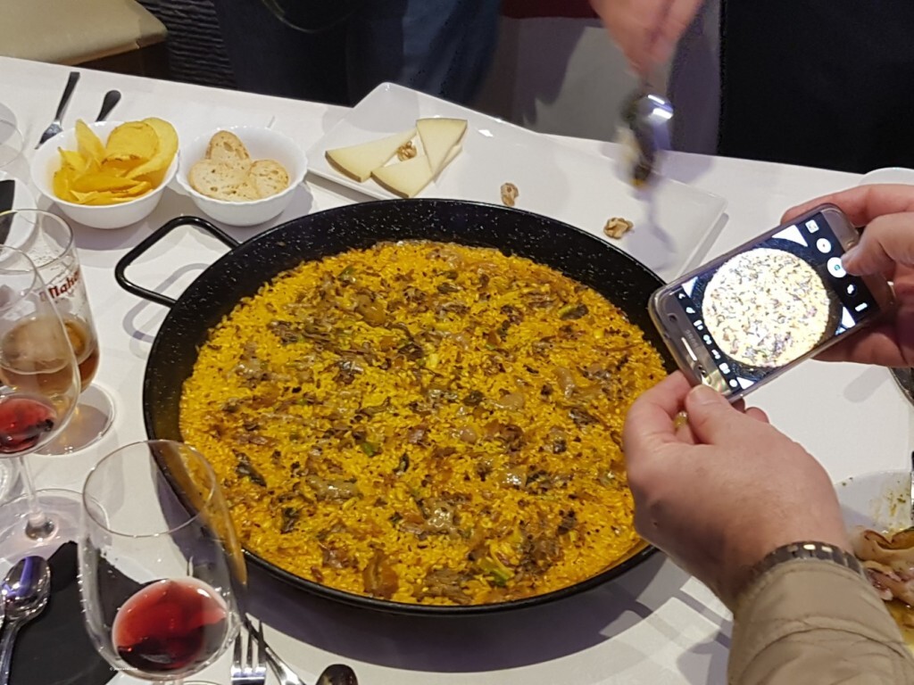arroz de pato confitado,con boletus miqui y ajetes y al aroma de Foie gras micuit arroceria la plaza (109)