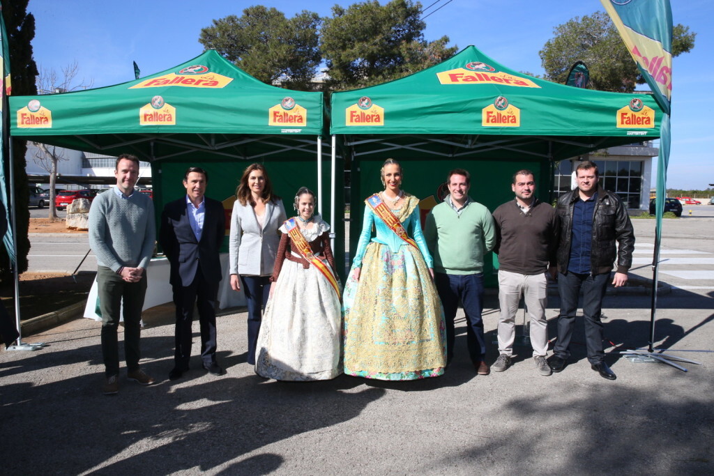 Las Falleras Mayores de València presentan la primera mascletà de las Fallas disparada por un aficionado, este martes 28 (1)