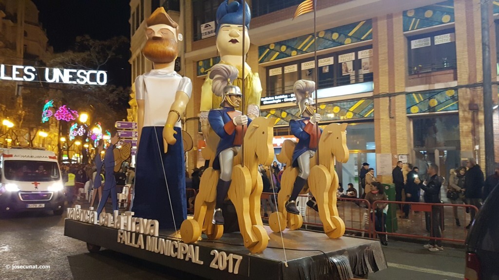 “València, Ca la Trava”, Manolo garcia artista fallera Ayuntamiento se levantará ‘al tombe’ cabalgata del ninot 2017 fallas valencia (18)