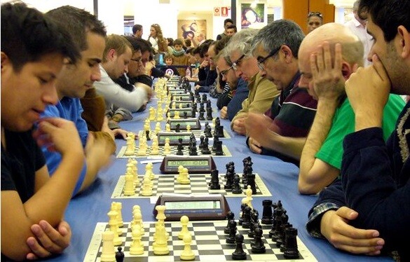 Jugadores en la zona de juego.