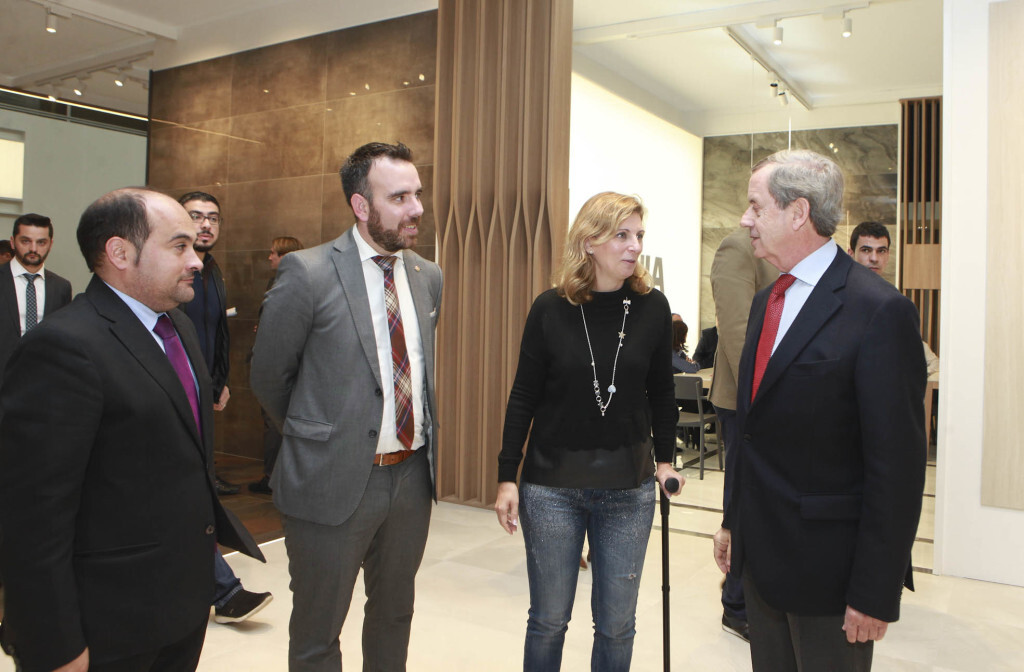19-08-2017 Marco demana suport al Govern i al Consell per a impulsar la reactivació de la ceràmica1