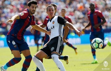 El Valencia CF firma el empate con el Levante UD (1-1).