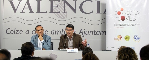 Jorge Rodríguez y el diputado Bartolomé Nofuentes en la presentación del programa de Gestión y Retención del Talento.