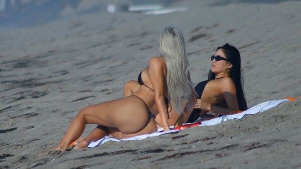 Kim-Kardashian-playa-12
