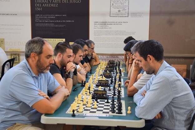 Los participantes disfrutaron de la jornada de ajedrez solidario. 5