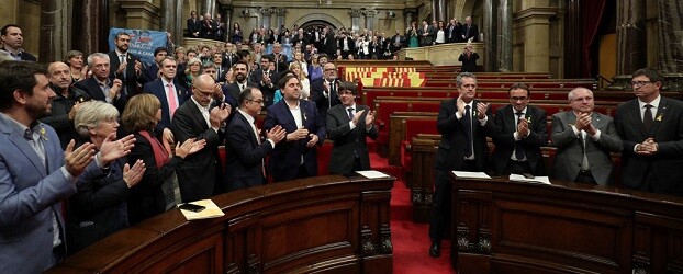 Parlament catalán tras la aprobación de la independencia.