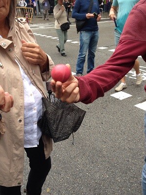 Una de las pelotas de goma que la Policía Nacional ha disparado contra los manifestantes. (Fuente-propia.)