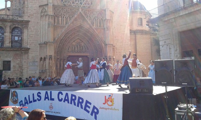 balls al carrer 4