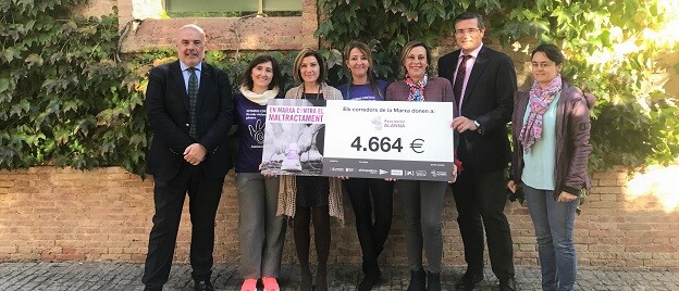 Entrega del cheque para ALANNA.