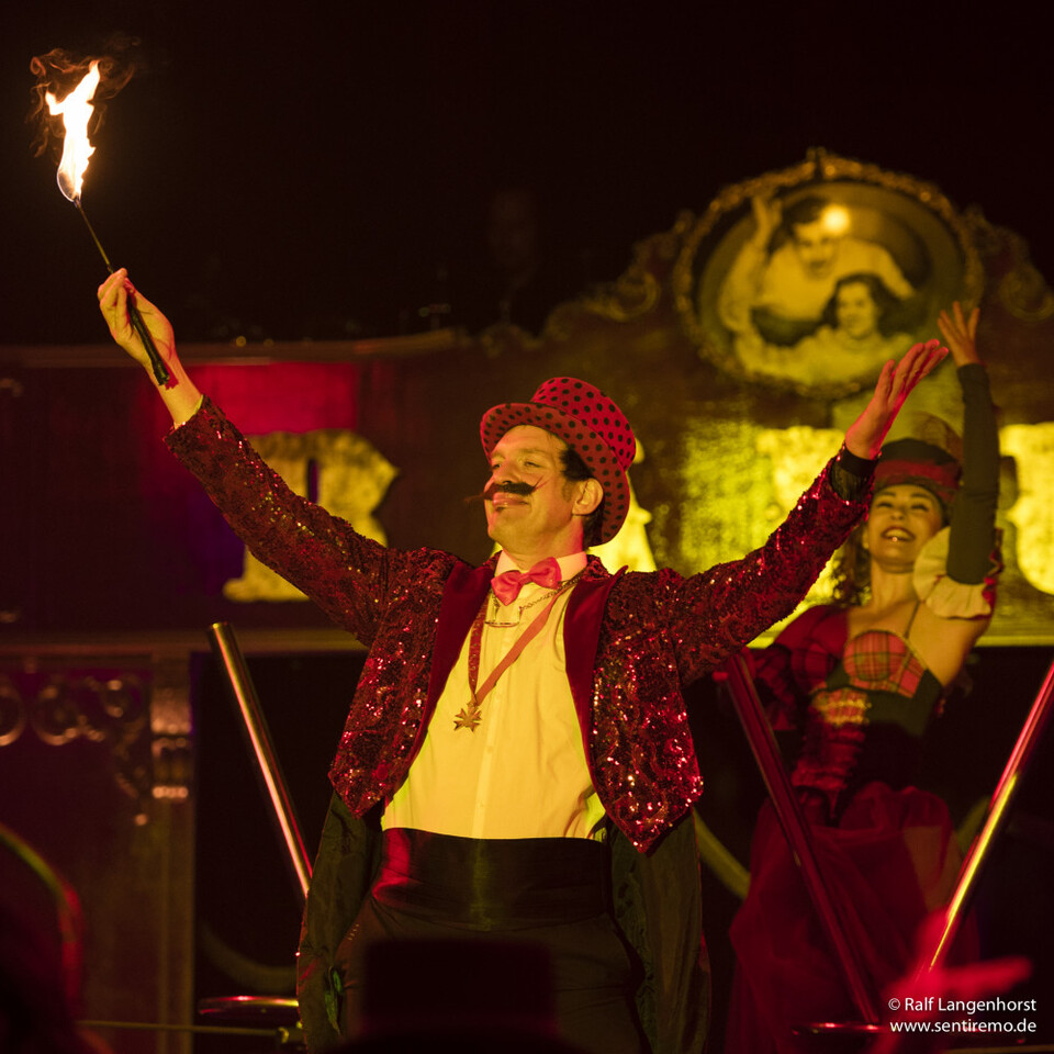 Show diverse -3