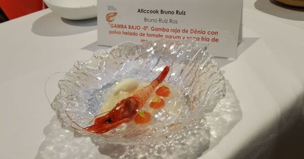 El chef Bruno Ruiz, del restaurante Aticook-Bruno Ruiz, gana el 7º Concurso Internacional de Cocina Creativa de la Gamba Roja de Dénia (2)