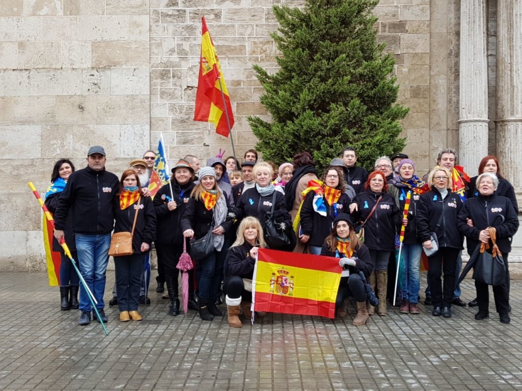concentración en Valencia contra la imposición de ideas catalanistas (3)