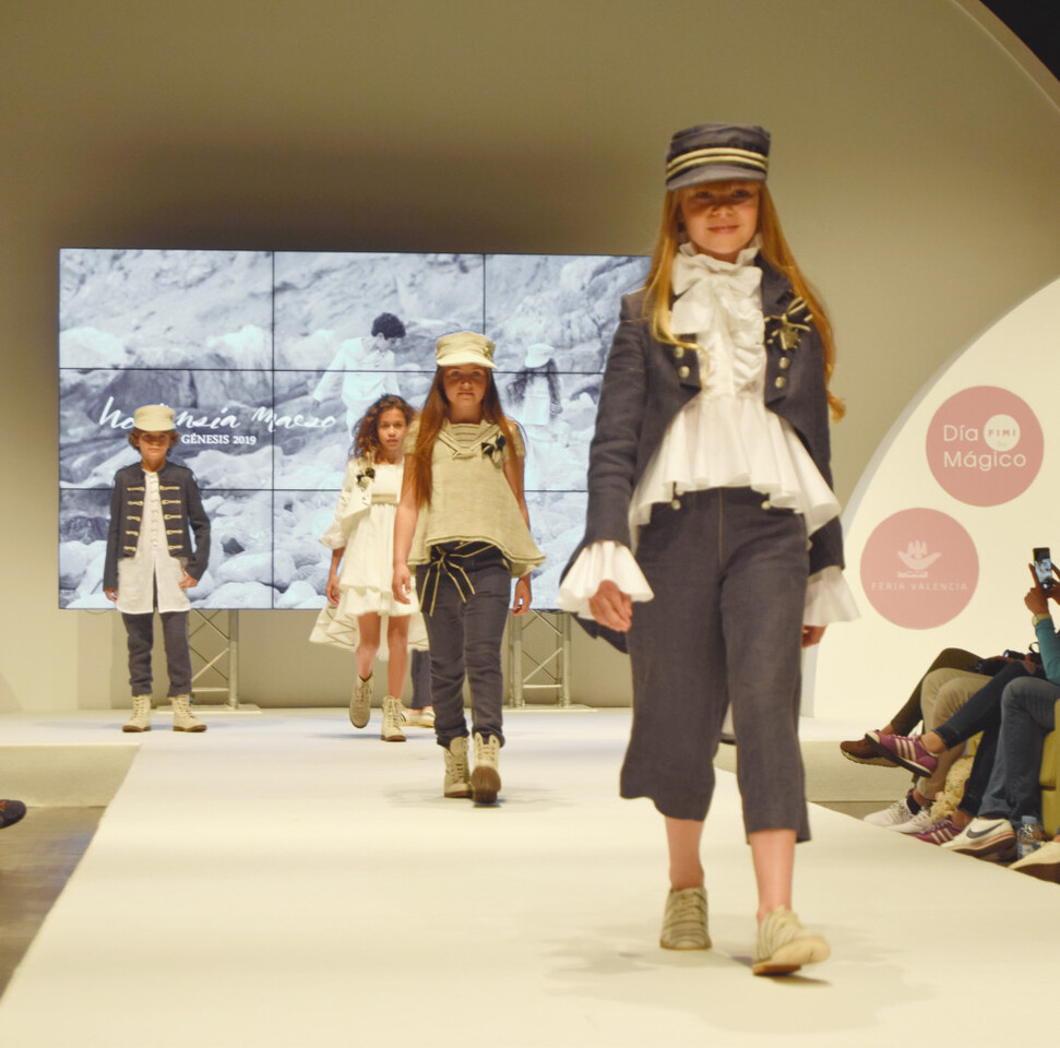 El traje marinero para chicas, la nueva propuesta de Hortensia Maeso para 2019 (2)