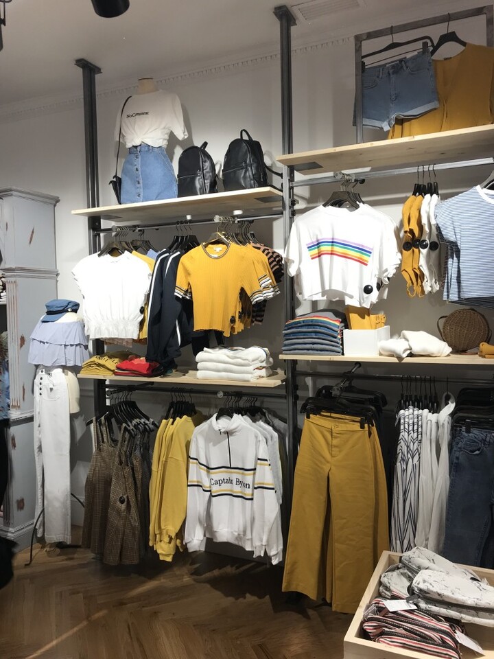 Se inauguró en Valencia, la tienda italiana de moda femenina Subdued Fotos Pola Todolo (4)