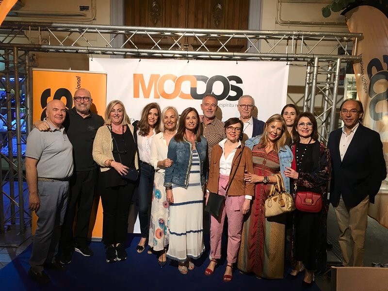 Asistentes de Moddos a la Shopening Night Caixa Popular