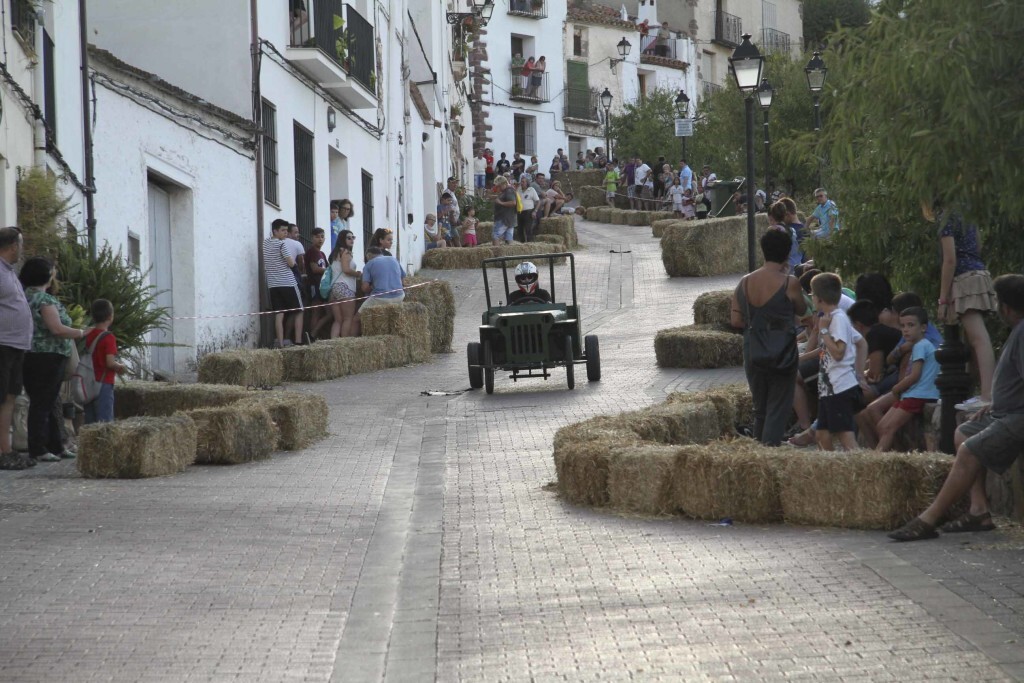 Vilafamés presenta la III edición de la carrera de Cotxes bojos (3)