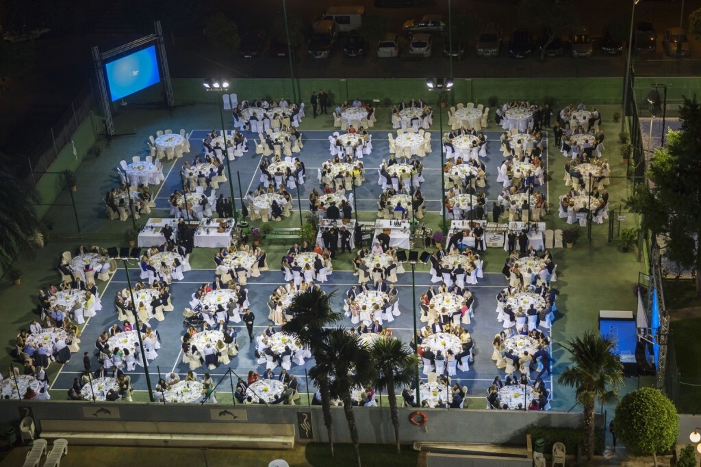 Perspectiva aérea de la cena posterior al acto de toma de posesión de la junta de gobierno del ICO