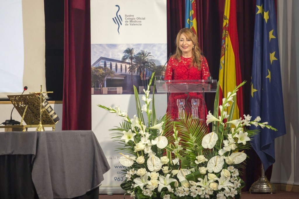 Dra.Mercedes Hurtado durante su discurso tras la toma de posesión como presidenta del ICOMV