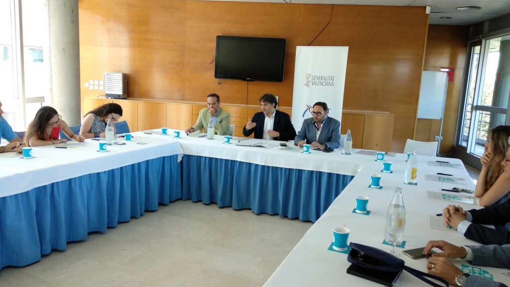 Turisme en colaboración con Conhostur lanza 40 becas remuneradas para trabajar en los mejores establecimientos hosteleros de la Comunitat