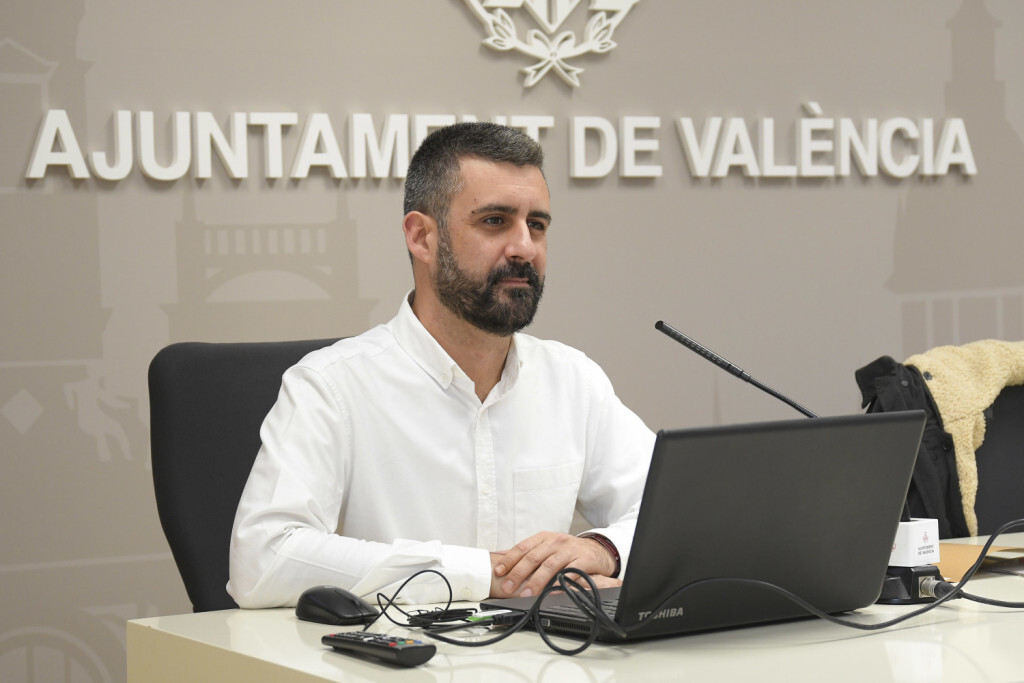 El regidor de Cultura Festiva, Pere Fuset, presenta en roda de premsa el Programa de Nadal 2018-2019. Sala de premsa municipal.