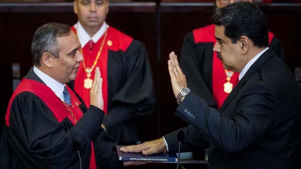 Maduro jura su segundo mandato en Venezuela sin apenas respaldo internacionalÇ