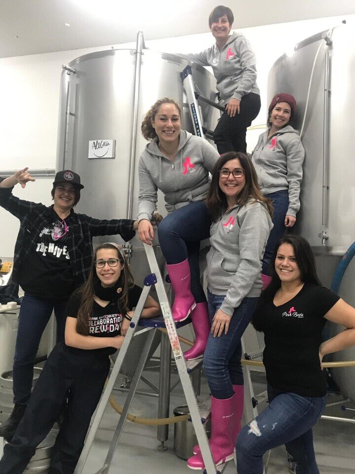 PINK BOOTS SOCIETY ESPAÑA reúne a sus socias para elaborar cervezas colaborativas en 6 ciudades en la Comunidad Valenciana y Murcia toca alegría  (2)